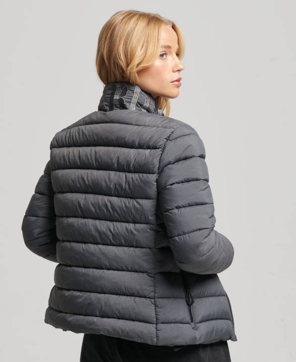 κλασικό λογότυπο puffer jacket γυναίκες είδη ένδυσης γκρί Superdry L02L5422